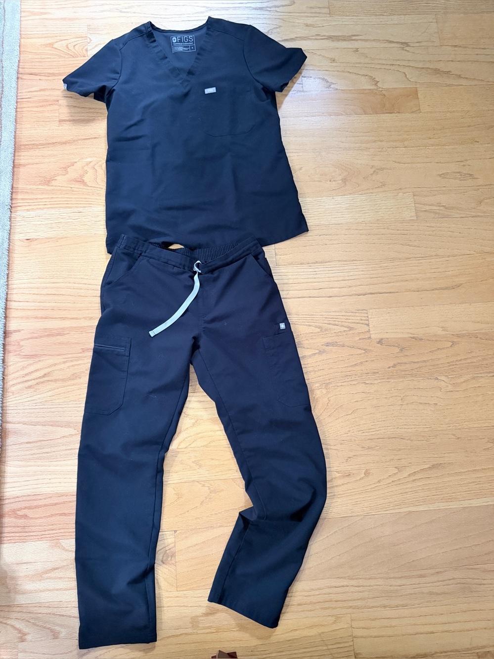 Figs Black Scrub Set